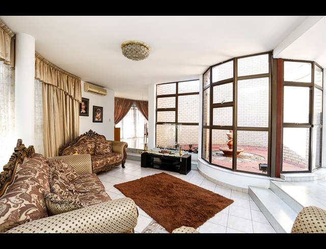4 BEDROOM HOUSE FOR SALE IN GREENWOOD PARK